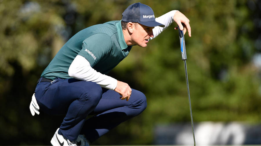 JustinRose in der Hocke