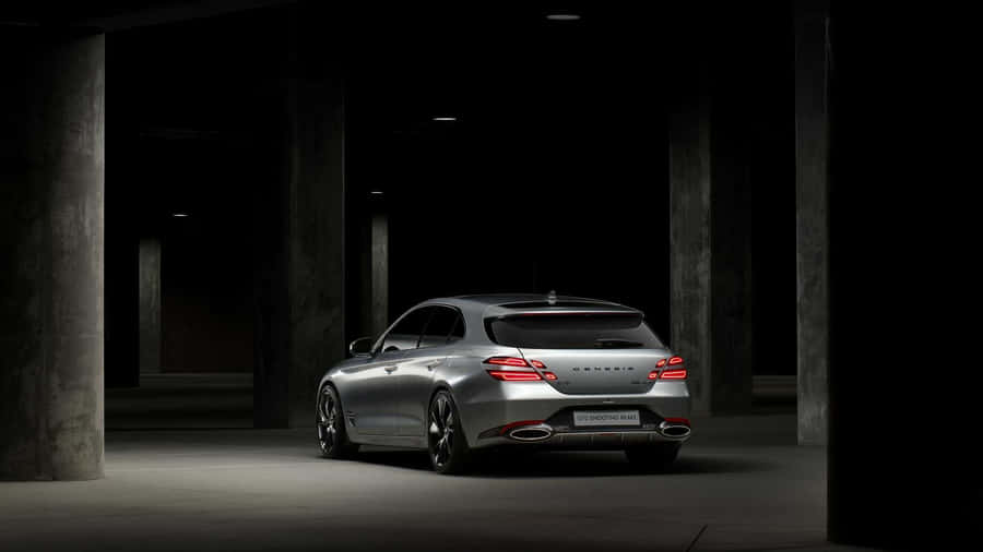 ImpressionanteGenesis G70 al tramonto