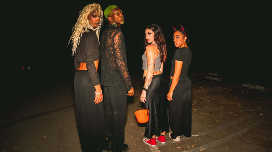 "Passaun Halloween spaventosamente unico con un costume originale"