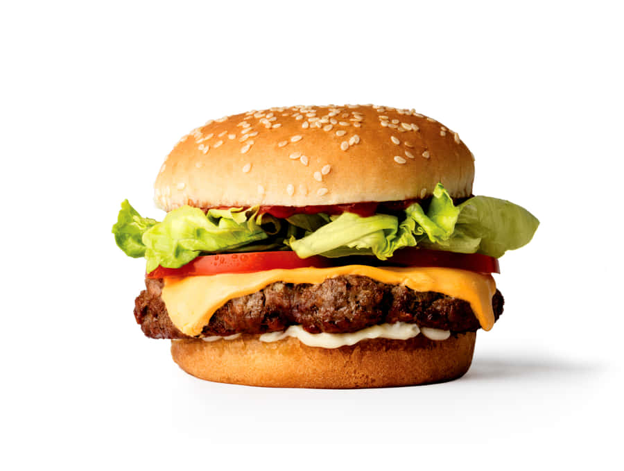 EinHamburger mit Salat und Tomaten auf weißem Hintergrund