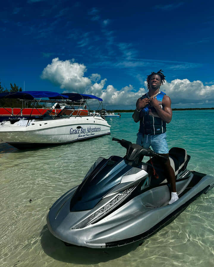 Homem Pronto para Aventura de Jet Ski