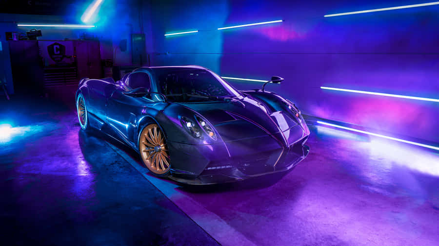 CoolesLuxusauto mit neon-lila Lichtern Bild