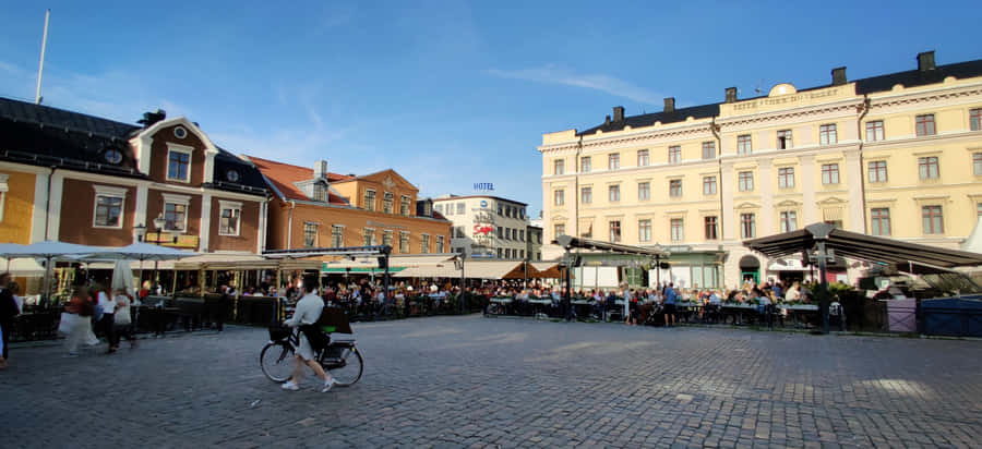 Linköping Schweden sonniger Tag Outdoor-Cafés