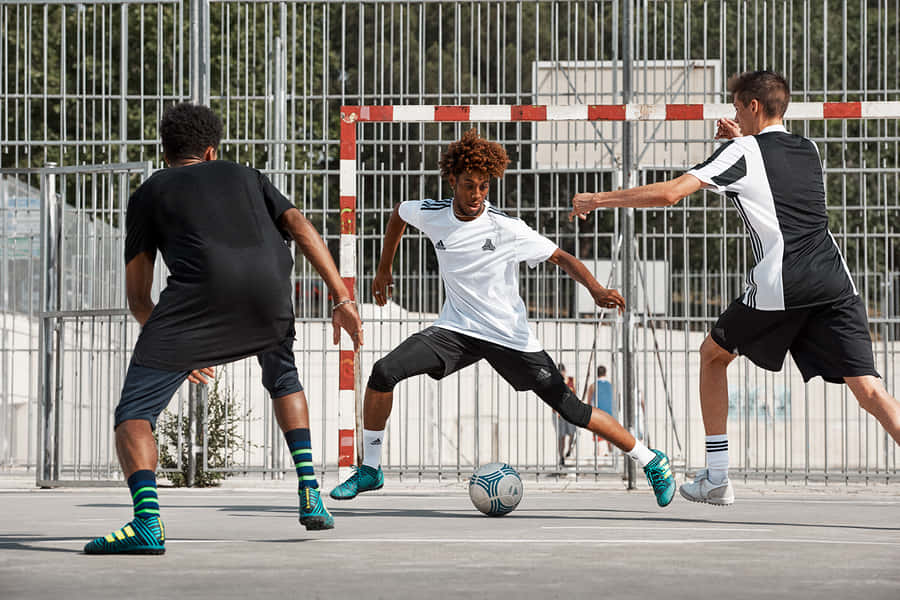 Straßenfußball Aktionsaufnahme