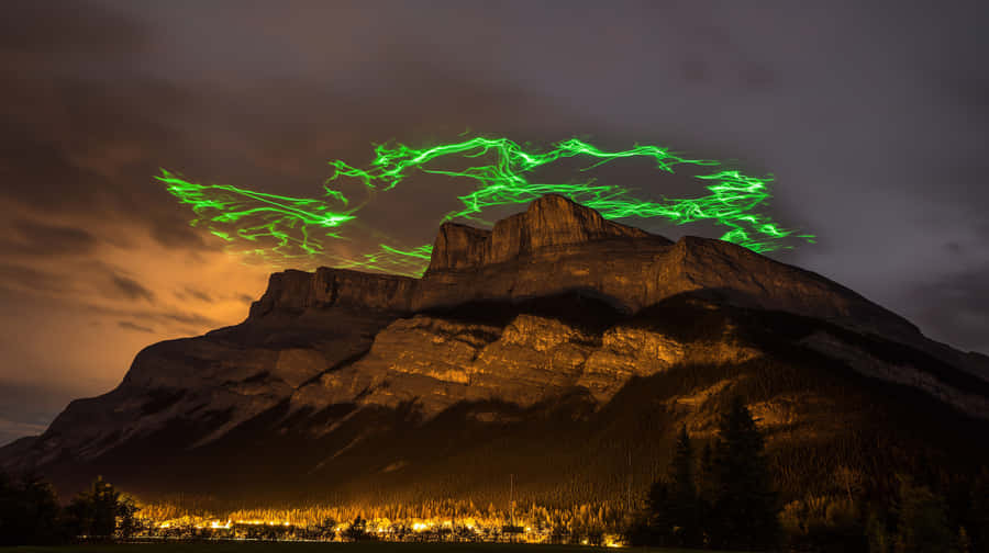 laser,montagna,notte,spettacololuce,drammatico,paisaggio,esterno,eventi,illuminazione,astratto,tecnologia,intrattenimento,naturale,performance,visuals