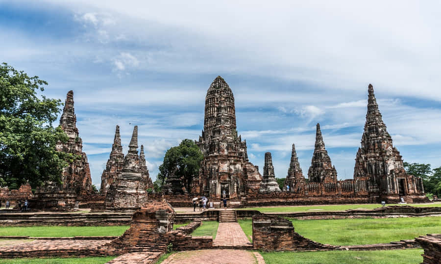 Majestætisk Udsigt Over Ayutthaya Historiske Park Ved Solnedgang