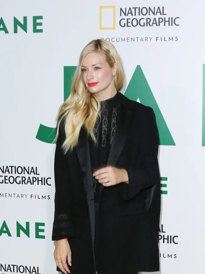 Beth Behrs Jane Premiere wallpaper