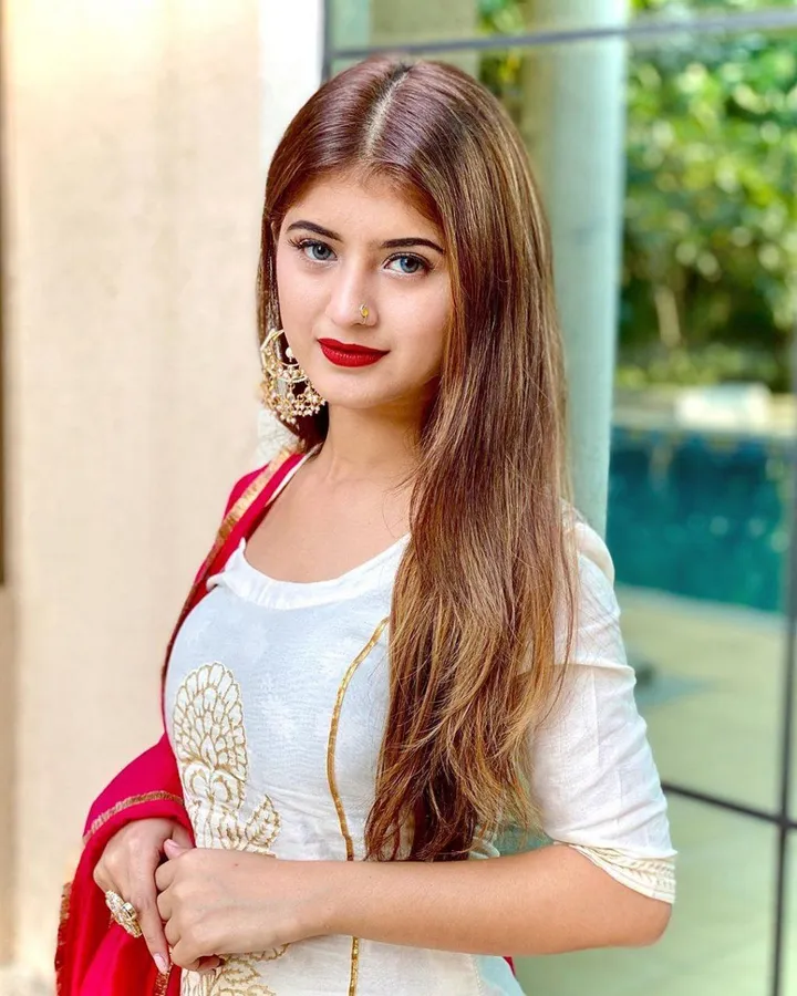 Arishfa Khan Contacts