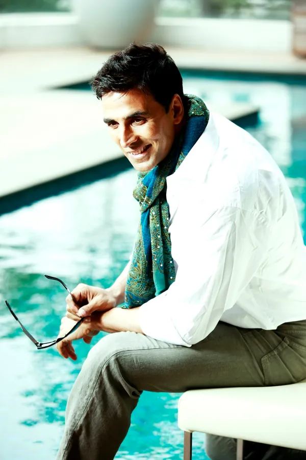Akshay Kumar background
