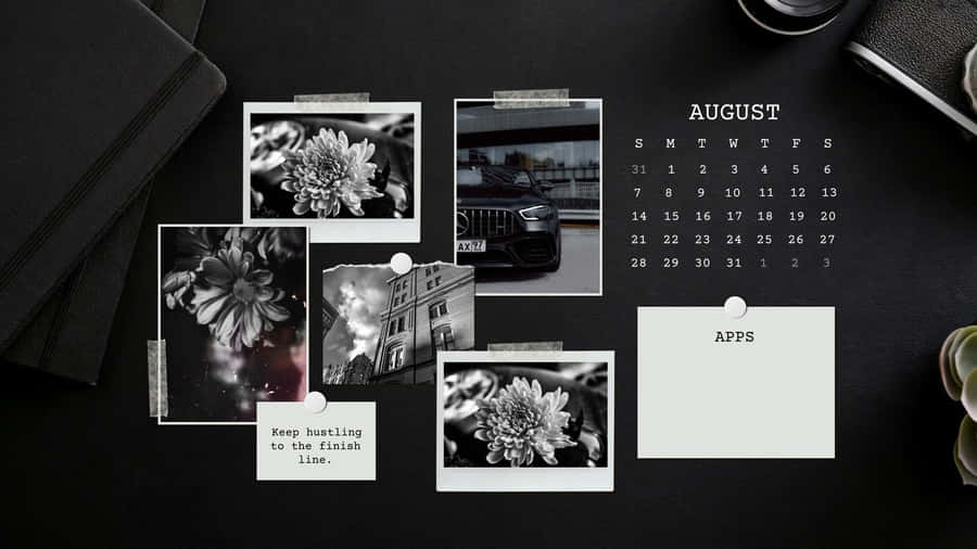 Calendáriode Agosto com fotografias em um fundo estético preto.