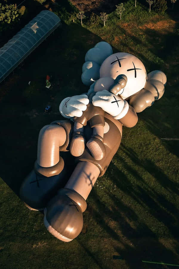 Installazioneartistica di Kaws Holiday con Companion