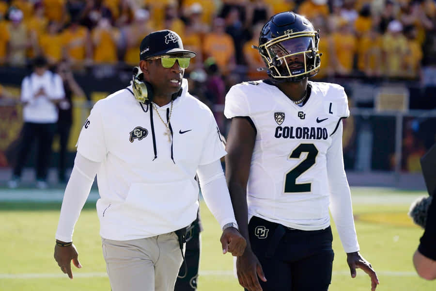 Treinador e Jogador de Futebol do Colorado Caminhando