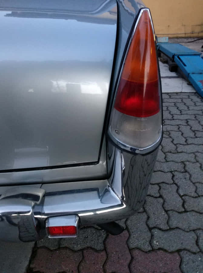 Finitura Posteriore e Luce della Lancia Flaminia