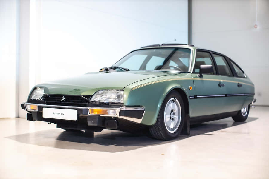 Citroen CX Verde Vista Laterale Vintage