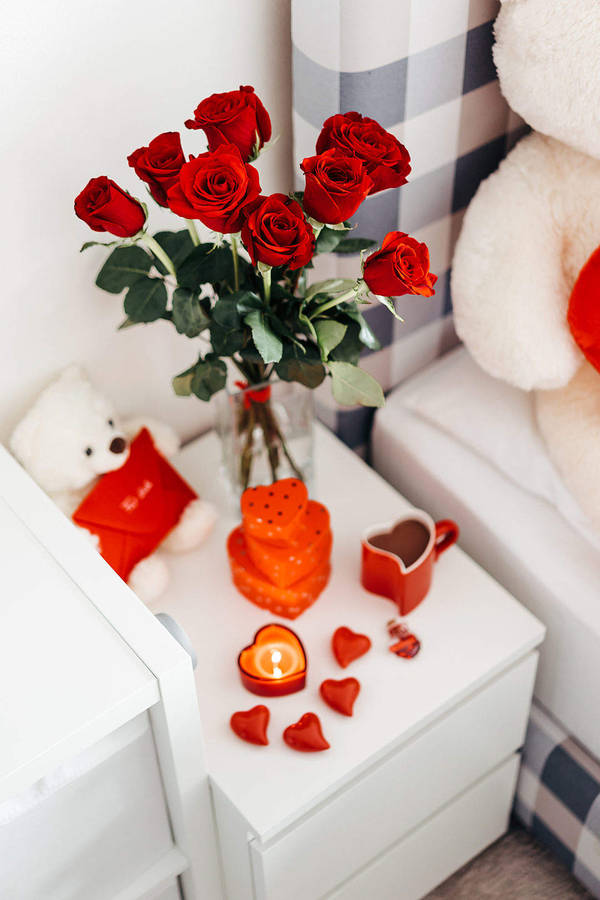 Download Romantic Love Flowers Roses On Nightstand Wallpaper