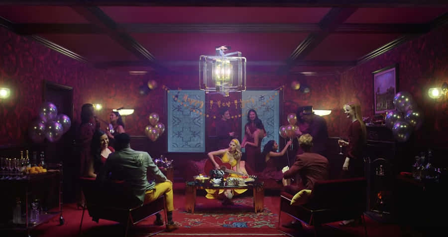 Cena do Vídeo Musical Lover da Taylor Swift