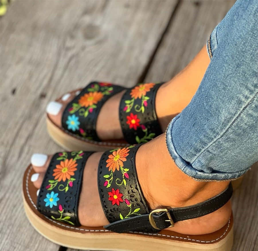 Elegantepaio di sandali in pelle marrone