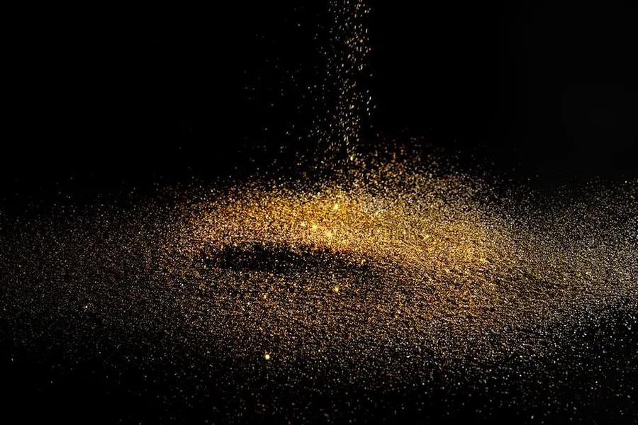 Trickling Gold Dust wallpaper