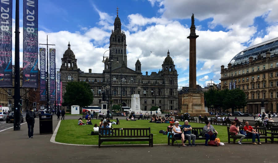 Glasgow George Square Sonniger Tag