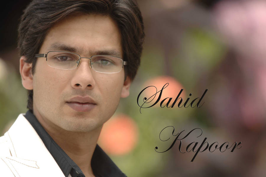 Download Shahid Kapoor With Eyeglasses Wallpaper