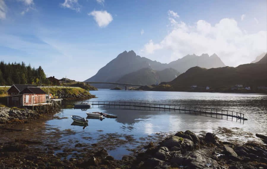Pitoresca Vila de Fiorde Norueguês