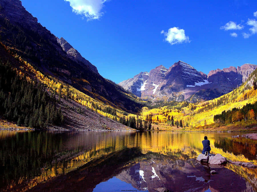 Et luftfoto af den smukke bjergby Aspen, Colorado