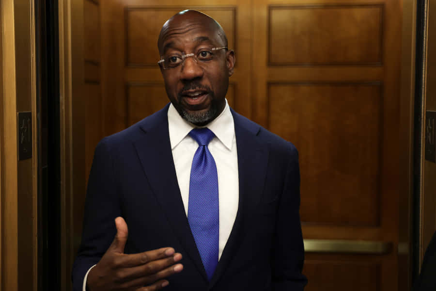 RaphaelWarnock en la oficina del Senado