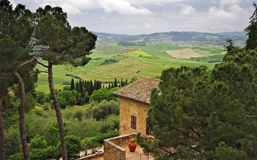 Download Traditional House In Tuscany Italy Wallpaper | Wallpapers.com