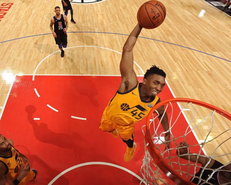 Donovan Mitchell Dunk