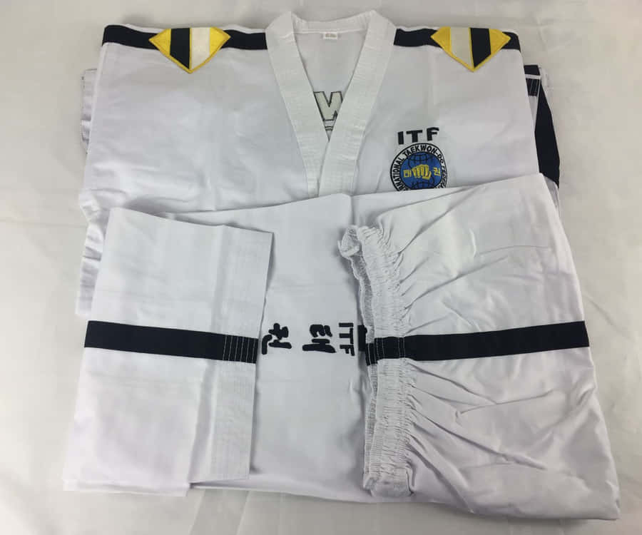 EinTaekwondo-Anzug für den Kampfsport-Enthusiasten.