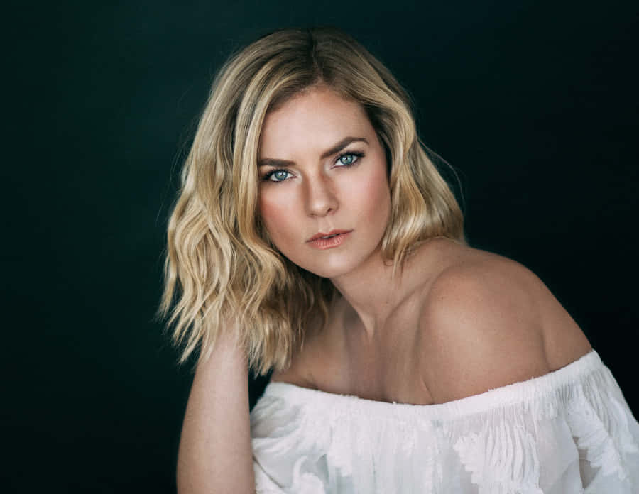 Elegantes Porträt Einer Blonden Frau