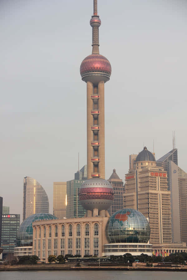 OrientalPearl Tower can be translated in Danish as "Den orientalske perletårn".