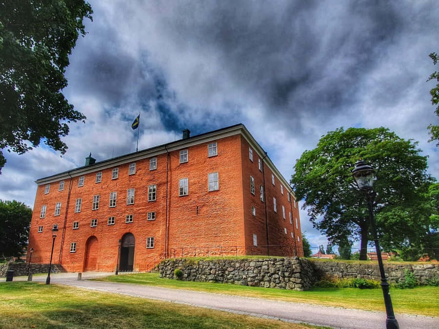 Västerås Historisk Byggnad Under Molnig Himmel