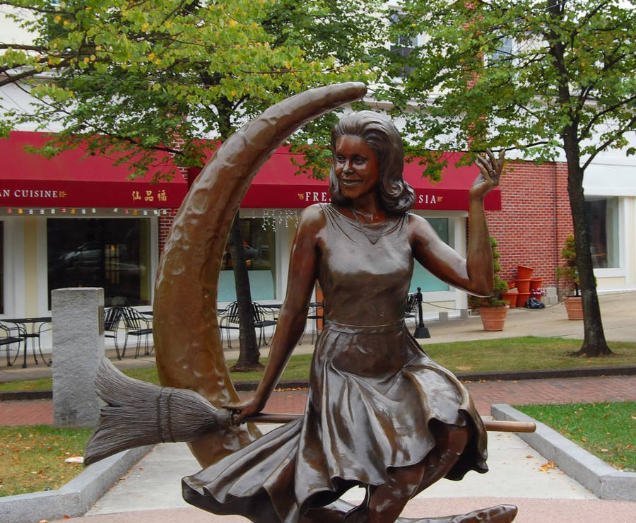 ZauberhafteSamantha Statue