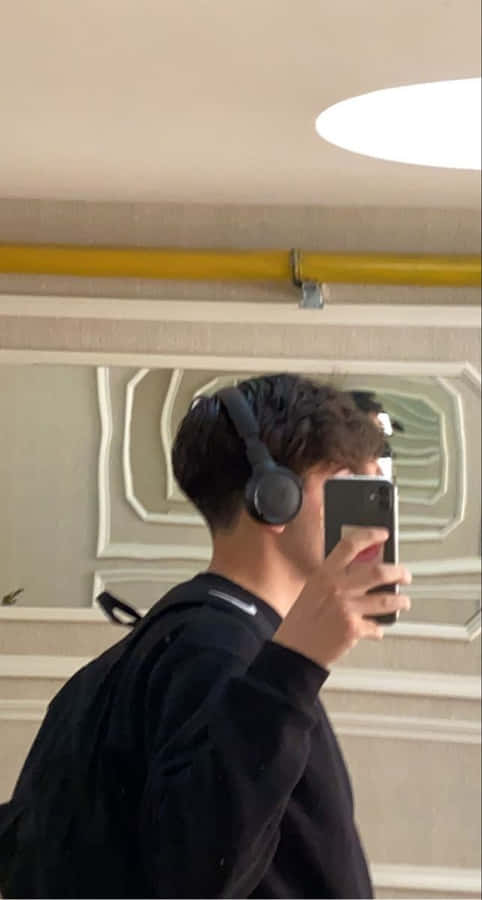 Aestetisk spejl selfie mand billede baggrundsbillede