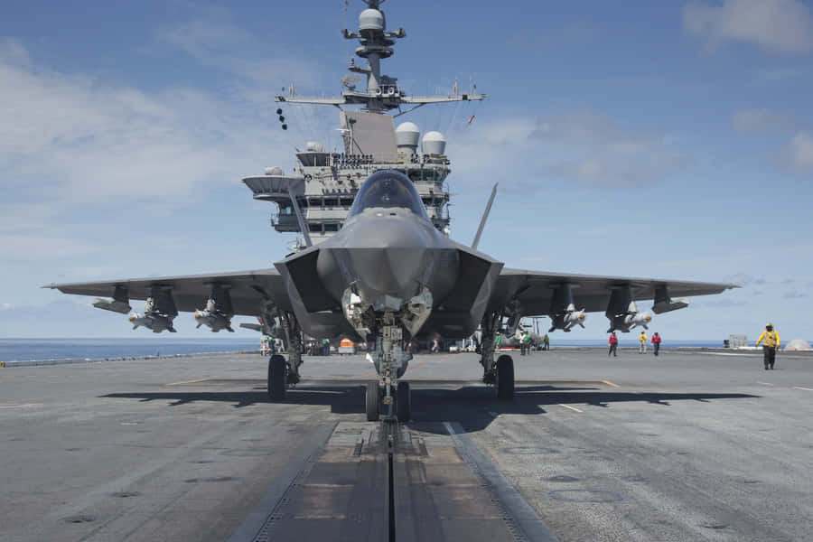 Jet F35 sulla Coperta di una Portaerei