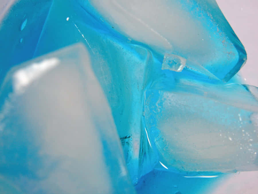 Unhermoso hielo azul vibrante
