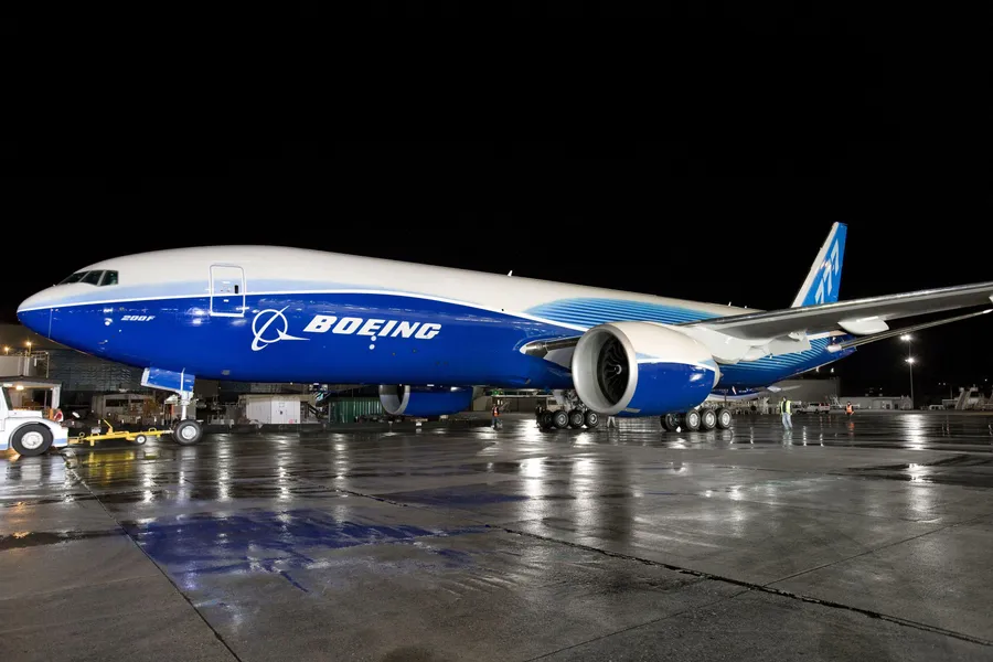 Boeing777 Night Reflection