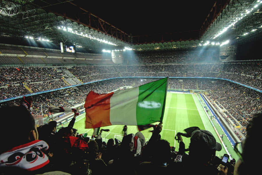 Italian Jalkapallo-ottelu Stadionilla Lipun Kanssa