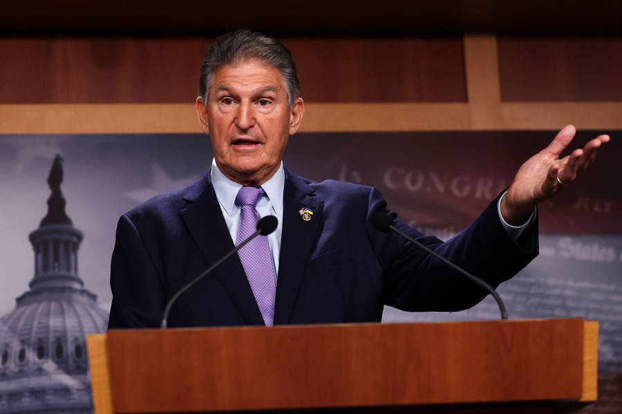 JoeManchin Usando uma Gravata Roxa. Seja o papael de parede do seu computador ou celular.