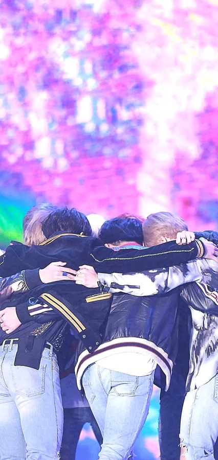 BTS Lockscreen Group Hug