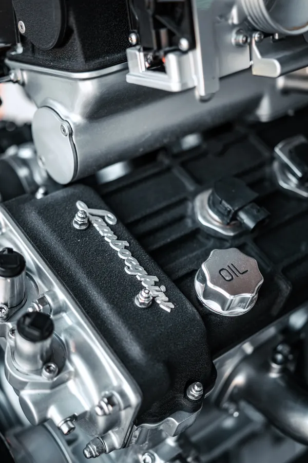 4k Lamborghini engine wallpaper