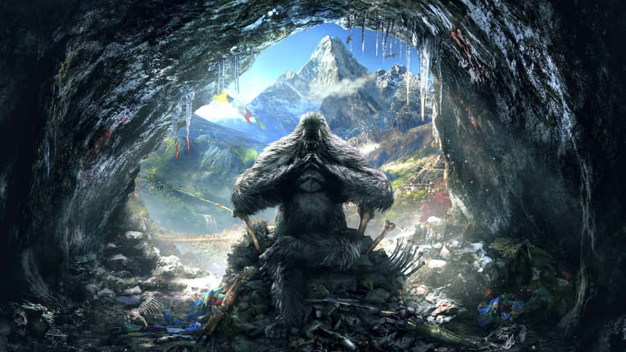 Umhomem está sentado em uma caverna com uma montanha ao fundo.