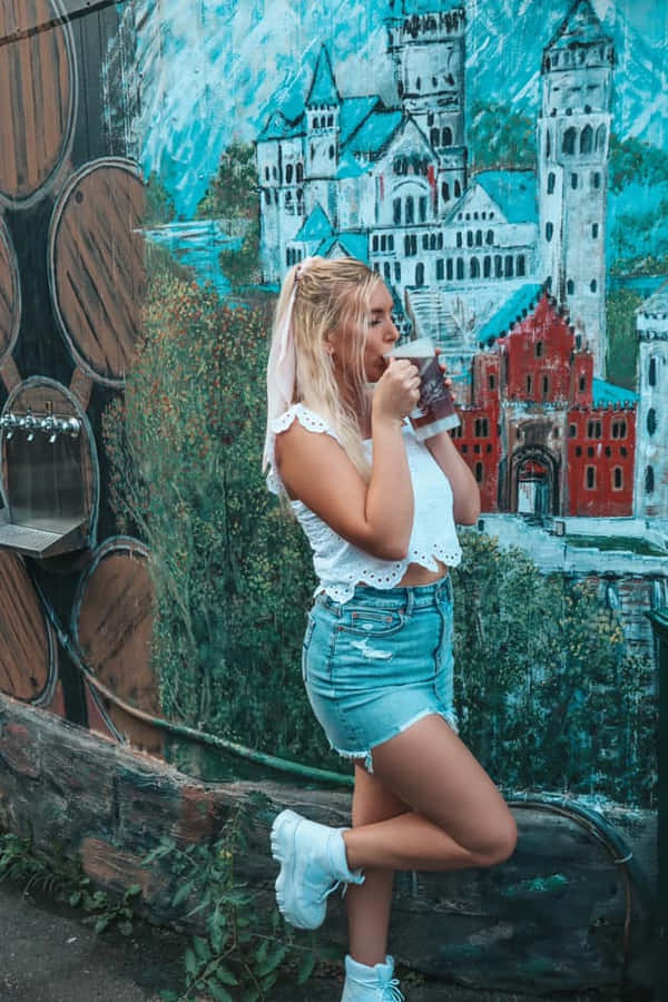 Billedetil baggrund på computer eller mobil med  Helen Georgia King Ludwig's Biergarten.