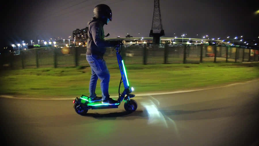 Scooter Tur Om Natten Billede