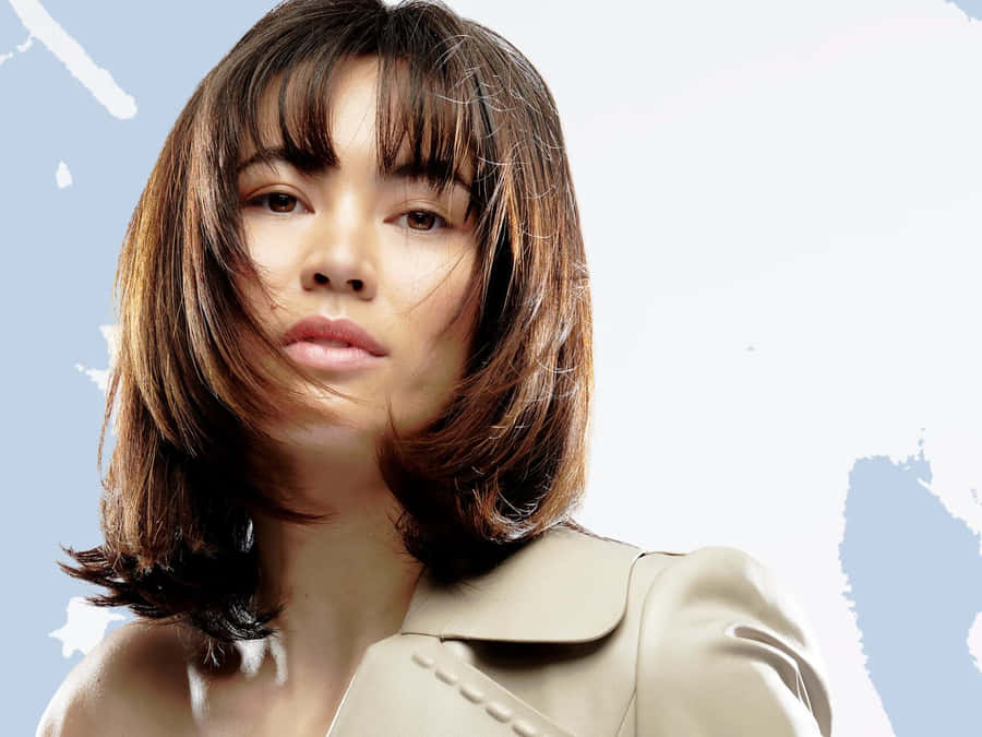 Stylisches Porträt Beige Hintergrund