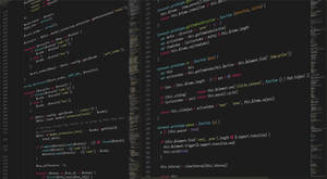 Delad skärm som visar rader av datorprogrammeringskod med syntaxmarkering. — 3 Övervaka bakgrund Bakgrundsbilder