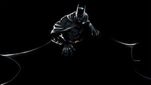 Batman in dunkler Hockstellung mit fließendem Umhang vor schwarzem Hintergrund. — Batman Hintergrundbild
