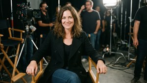 Caterina Scorsone sul set, momento spontaneo dietro le quinte.