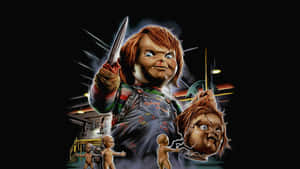 Bambola assassina Chucky che tiene un coltello con testa mozzata e piccole bambole in scena horror oscura. — Sfondo Chucky Sfondi